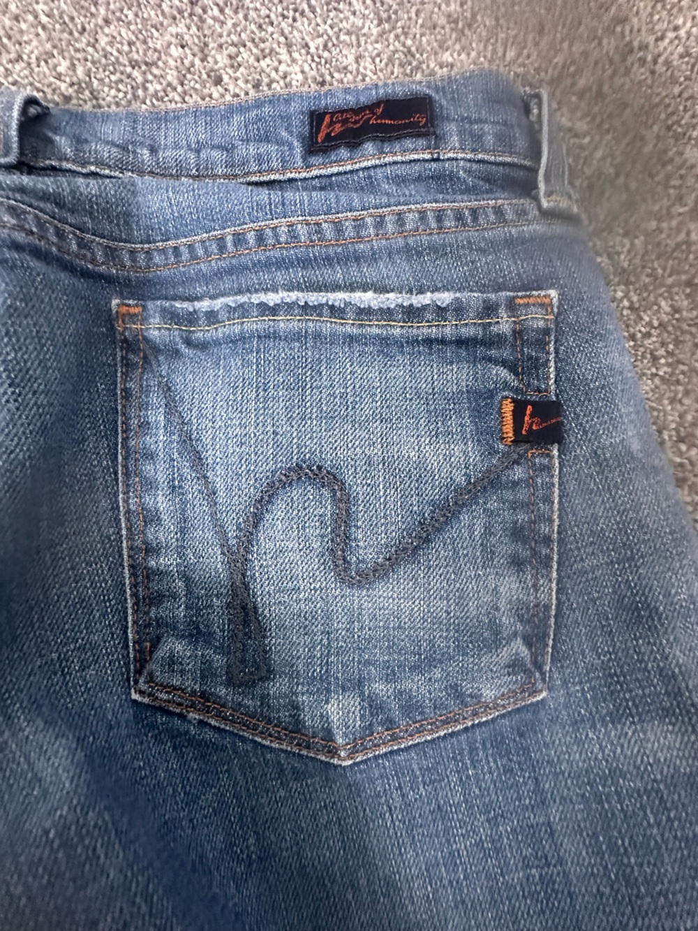 Citizens Of Humanity Light Blue Cropped Jeans with Signature Pocket Stitch